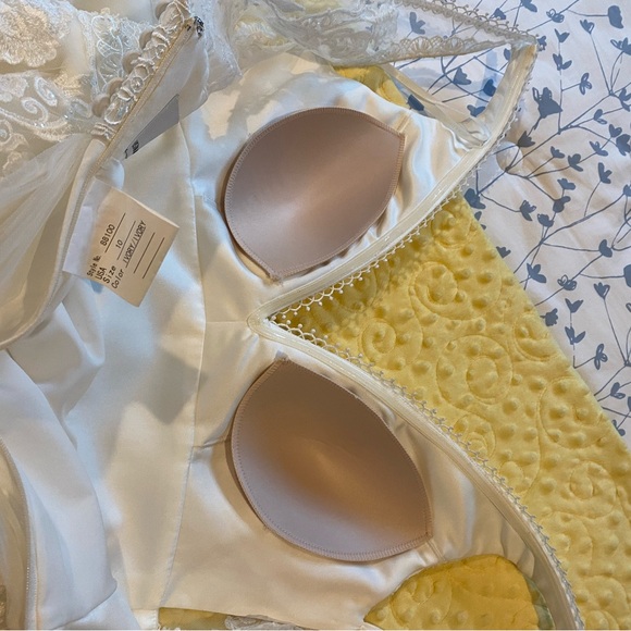 Justin Alexander Ballgown Wedding Dress - Picture 11 of 12